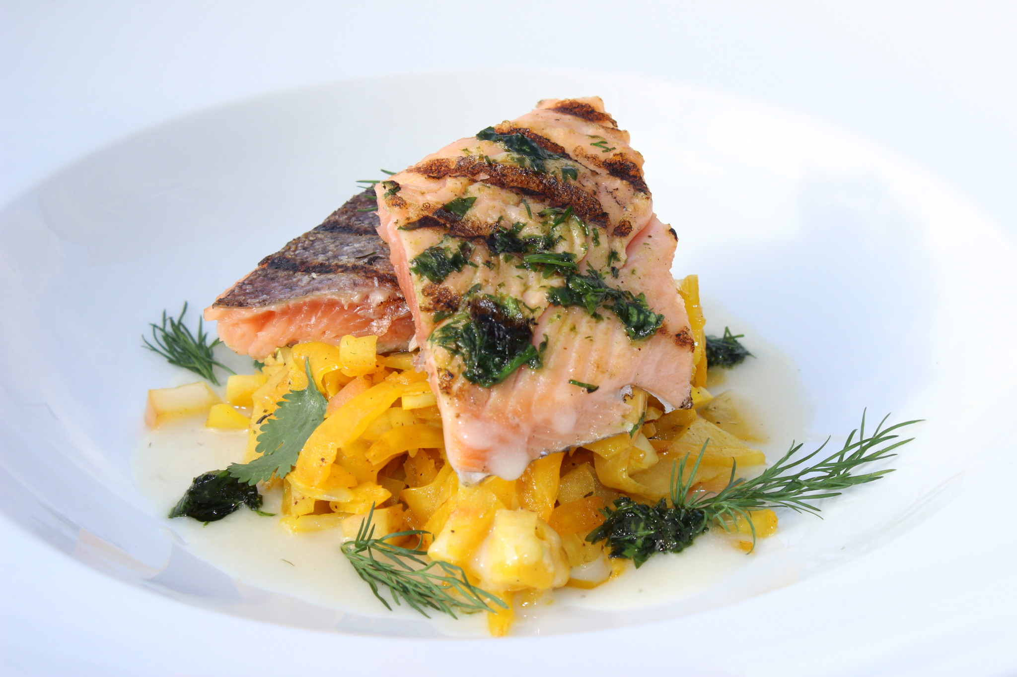 Lachsforelle mit Fenchel und Apfel (Mit Weber Wok)